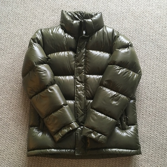 Aritzia Jackets & Blazers - The Super Puff Jacket w/ detachable hood